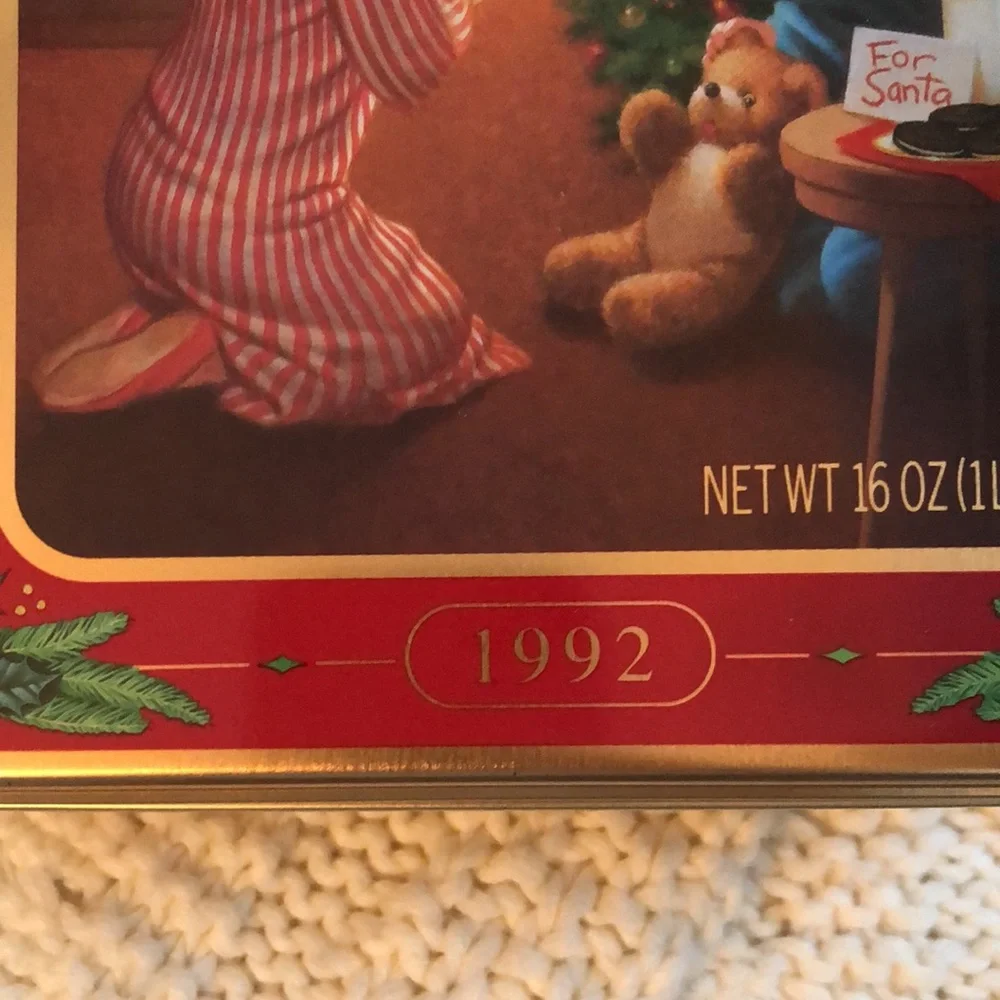 Nabisco Vintage Oreo Christmas Cookie Tin 1992
